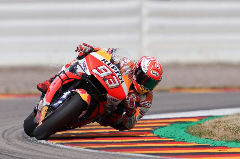 Ten wins in a row for Marquez