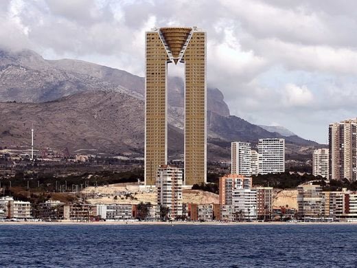Самая высокая жилая башня в Испании